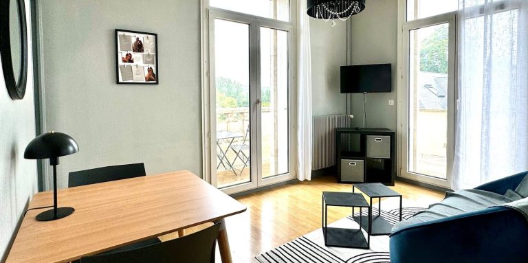 Appartement Contemporain avec vue sur la Loire en plein cœur de Tours